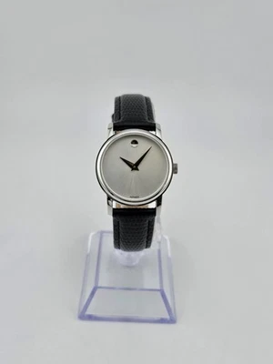 Reloj para mujer Movado Museum 2100003 correa de cuero esfera plateada ⌚ Foto 1 de 4