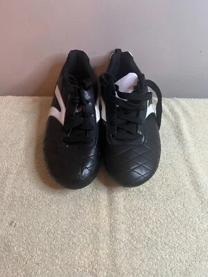 Botines de fútbol para principiantes juveniles WMS-Winder-0416 blanco y negro talla 4 unisex de EE. UU. Foto 1 de 4