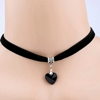 Vintage Gothic Velvet Heart Crystal Choker Pendant Necklace Jewelry Women Gift - Image 1 of 3
