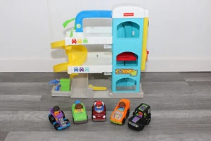 Fisher Price Little People Helpful Neighbors GARAGE RAMP PLAYSET 5 Wheelies Cars - Picture 1 of 18