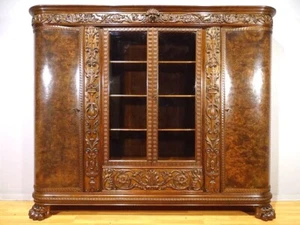 HANNIS ANTIQUE STORE / SEHR SCHÖNER BÜCHERSCHRANK UM 1920 / NUSSBAUM FURNIER - Bild 1 von 8