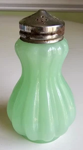 Vintage Glass Salt Pepper Shaker Opaque Clambroth Jadeite Green Ribbed Waist - Picture 1 of 18