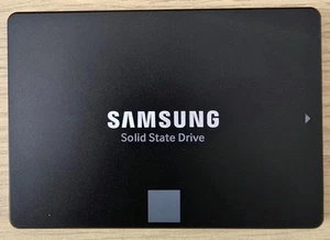 Samsung 850 EVO 1TB 2.5" SATA SSD Solid State Drive MZ-75E1T0 - Used Good Health - Afbeelding 1 van 3
