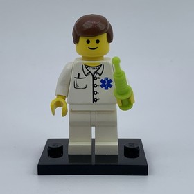 LEGO Doctor EMT Minifigure from Hospital Town doc027 9322