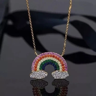 Colgante arco iris diamante simulado corte redondo de 2 quilates enchapado en oro amarillo de 14 quilates Foto 1 de 3