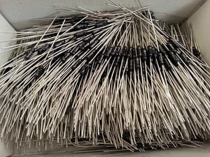 NOS HOLCO 49R9 RESISTENZE AUDIO NON MAGNETICHE 1/2W 1% EXTREME HIEND! 50R! 10 pz! - Foto 1 di 1