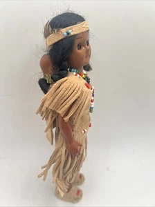 Muñeca Indígena Coleccionable 7.5" Muñeca Nativa Americana Vintage Llevando Bebé - Imagen 1 de 6