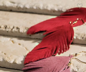 NUEVO CON ETIQUETAS Pendientes de Cuero Rojo ~ Borla ~ Hoja ~ Pendientes Distintivos Joyería de Moda - Imagen 1 de 1