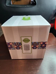 Scentsy Ceramic Meet In The Meadow Full Size Wax Bulb Warmer Tested - Picture 1 of 11