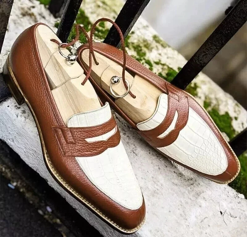 Zapatos mocasines de vestir formales hechos a mano de cuero de dos tonos para espectador Foto 1 de 1