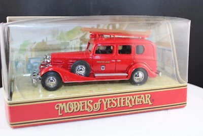 Matchbox Yesteryear Y61 1933 Cadillac Fire Engine    S 1:46 - Image 1 of 4