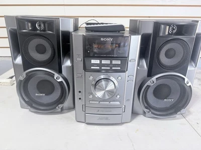 Sony HCD-EC70 Stereo System 3-Disc CD AM/FM Cassette w/Remote Excellent WORKS! - Image 1 of 4