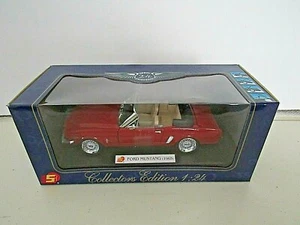 65 Ford Mustang Convertible Club 24 Edition 1:24 die cast red - Picture 1 of 7