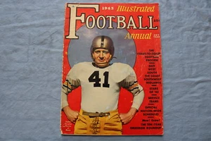 1943 ILLUSTRATED FOOTBALL ANNUAL MAGAZINE - DOUGLAS KENNA COVER - ST 5506O - Picture 1 of 6