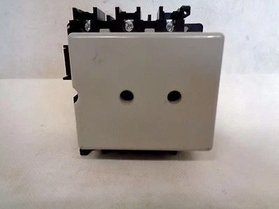 NEW ALLEN-BRADLEY 194R-NN030P3 SERIES B DISCONNECT SWITCH BASE ONLY 3 POLE 30 A - Image 1 of 4