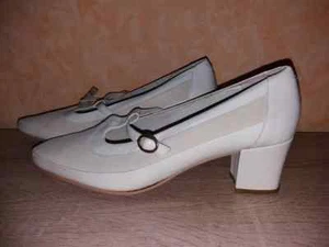 Damenschuh T- Steg Spangenpumps Brautschuh NEU Gr. 42 G beige Lederkombination - Bild 1 von 5