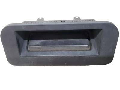 ✅ MERCEDES-BENZ GLK350 TAMPA DO PORTA-MALAS BOTÃO DE LIBERAÇÃO DE ALÇA EXTERNA 2010-2015 FABRICANTE DE EQUIPAMENTO ORIGINAL - Imagem 1 de 4