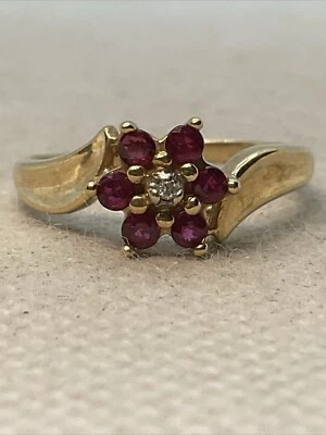 CUTE Solid 10K Yellow Gold Created Ruby & Diamond-Accent FLOWER Ladies Ring 2.6g - Image 1 of 4