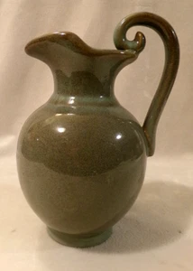 VINTAGE GLAZED ART POTTERY PITCHER - TEAL GREEN w/BROWN SPECKLES - 32 oz/1 Quart - Picture 1 of 8