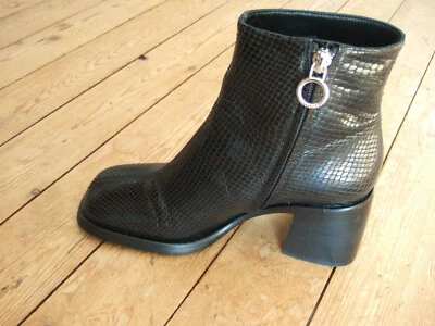 Superbes bottines FREE LANCE, parfait état, taille 37 - modèle Gray Snake Print - Photo 1/4