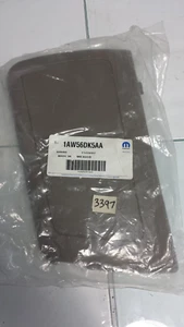 Protector elevador asiento derecho Chrysler PT Cruiser 2006-2009 OEM Mopar 1AW56DK5AA - Imagen 1 de 7