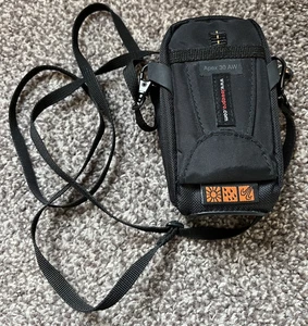 Small Lowepro Apex 30 AW Digital Camera Pouch Case with Carry Strap - Black VGC - Picture 1 of 12