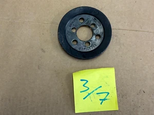 VW Golf  1,8  KR PL16v  Riemenscheibe Servo 027145255 - Bild 1 von 2