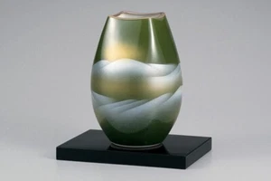 Kutani ware porcelain Japanese flower Vase Mountain range 9.44in Japan - Picture 1 of 4