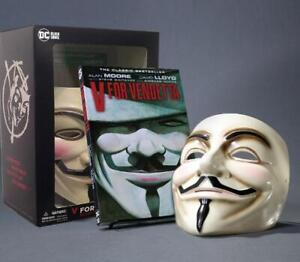 V for Vendetta Book and Mask Set by Alan Moore (English)