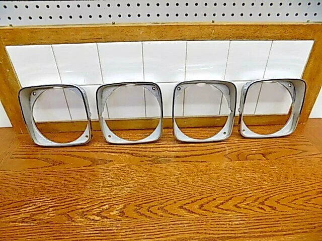 Bisel de faros Buick Wildcat 1968 Foto 1 de 4