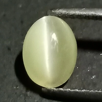 Chrysobery Cat's Eye,1.60 Cttw. ,Cat's Eye,Sri Lanka Cat's Eye Gemstone,Cat'sEye - Image 1 of 4