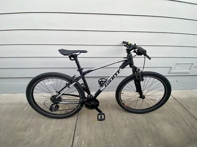Giant ATX 3 size medium, color grey and black, 21 speed, 27.5 inch wheels - Image 1 of 4