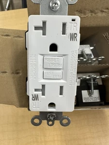 6 Pack 20Amp GFCI Outlets White 125V Weather Tamper Resistant Utilitech 2677675 - Picture 1 of 4