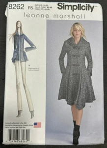 Simplicity Leanne Marshall Misses'/Miss Petite Mantel Muster 8262 WMS GR. 14-22 - Bild 1 von 2