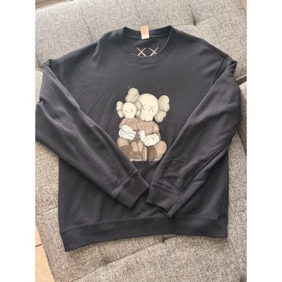 Uniqlo UT Kaws Black CrewNeck Sweater Men's M Foto 1 de 3