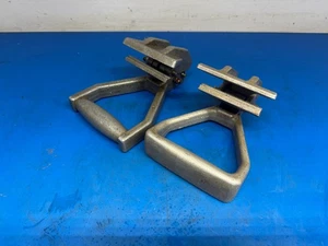 Pair of Carpet Puller Manual Clamping Anti slip Clamps - Picture 1 of 11