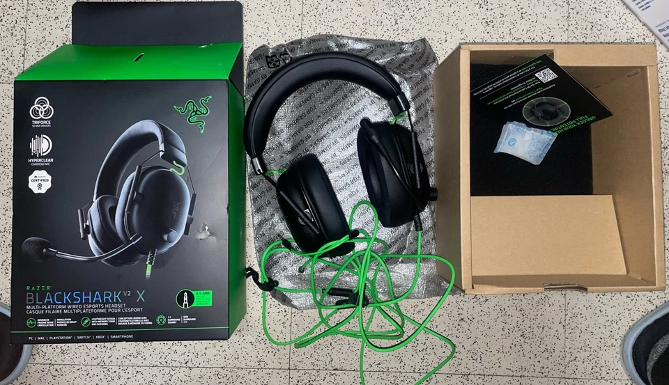 Razer BlackShark V2 X Wired Gaming Headset Multi-Platform - NEW Sealed - Image 1 of 1