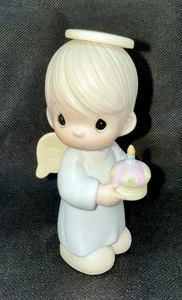 Precious Moments Porcelain Figurine 1986 "It's The Birthday Of A King" 102962 - Picture 1 of 3