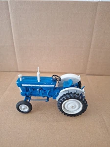 Britain's Ford 5000.       p20 - Picture 1 of 5