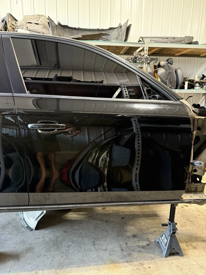 AUDI A4 S4 2009 2010-2016 PUERTA DELANTERA DERECHA DEL LADO DEL PASAJERO FABRICANTE ORIGINAL - LY9B negro Foto 1 de 4