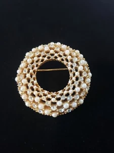 Vintage Ciner Circle Brooch Faux Pearl Rhinestones Gold Tone, Dome - Picture 1 of 11