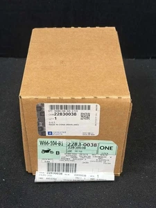 OEM GM FRONT FOG LAMP ASSEMBLY 22830038 - Picture 1 of 1