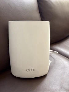 Netgear Orbi RBR50v2 WLAN Router - Bild 1 von 3