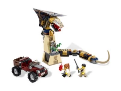 LEGO Pharaoh's Quest Cursed Cobra Statue Set #7325 - Image 1 of 4