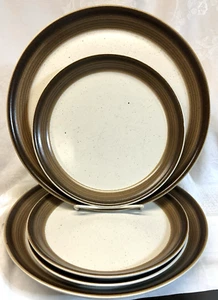 MIKASA Ben Seibel BUCKSKIN PLATES:  2 DINNER and 3 SALAD - Picture 1 of 3