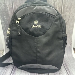JEEP Mini Zaino Borsa Viaggio Sport Nero Logo Cerniera 12” X 10”. Nero/Grigio - Foto 1 di 7
