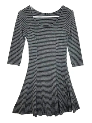 Usado en Excelente Condición Vestido Tejido Papaya Mujer/Adolescente Gris y Negro Rayas Manga 3/4 Acampanado Talla S Foto 1 de 4