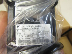 YASKAWA AC SERVO MOTOR SGMAH-04AAA41-Y2 400W 200V 2.8A 3000RPM NEW IN BOX - Picture 1 of 12