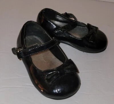 GYMBOREE black Patent Adjustable Mary JanE Bow Dress Shoes. Baby 3 - Image 1 of 4