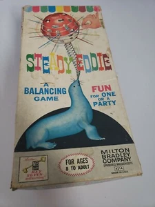 Antiguo juguete de plástico SEAL juego de equilibrio STEADY EDDIE Sea Lion Milton Bradley caja 1962 - Imagen 1 de 8